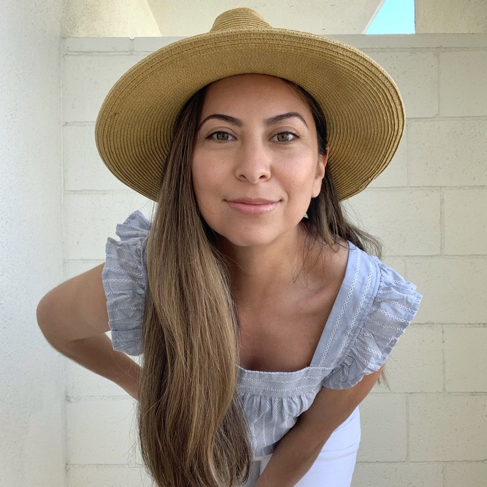Meet your Posher, Adrianna